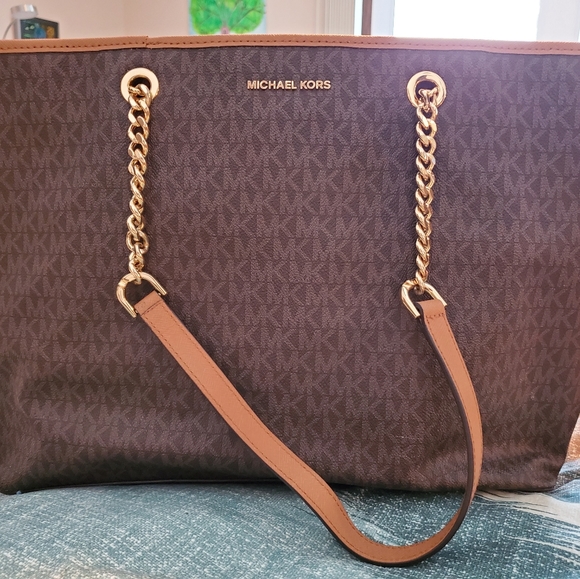 Michael Kors purse - Picture 3 of 3